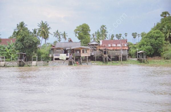 Traditional Houses on stilts, Mae Nam Chao Phrayal River, Ayutthaya to Bangkok